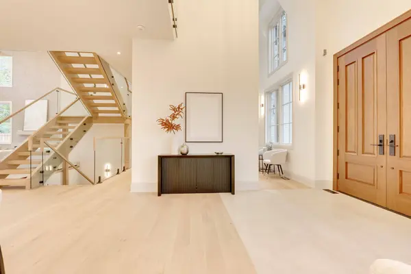 512 Weynway CT, Oakville, ON L6L 4G7