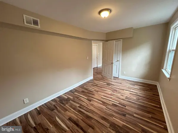 423 MELLON ST SE #4, Washington, DC 20032