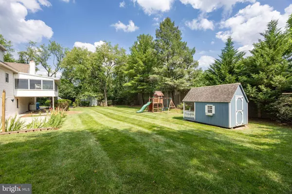 10 LONG DR, Downingtown, PA 19335