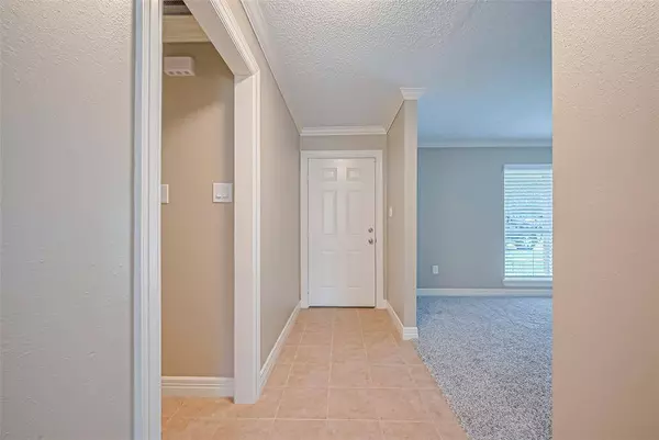 3705 Autumn LN, Baytown, TX 77521