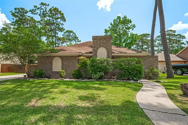 3705 Autumn LN, Baytown, TX 77521