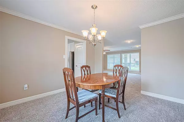 3705 Autumn LN, Baytown, TX 77521