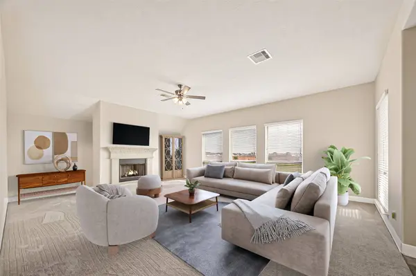 11602 Kings Point BLVD, Mont Belvieu, TX 77535