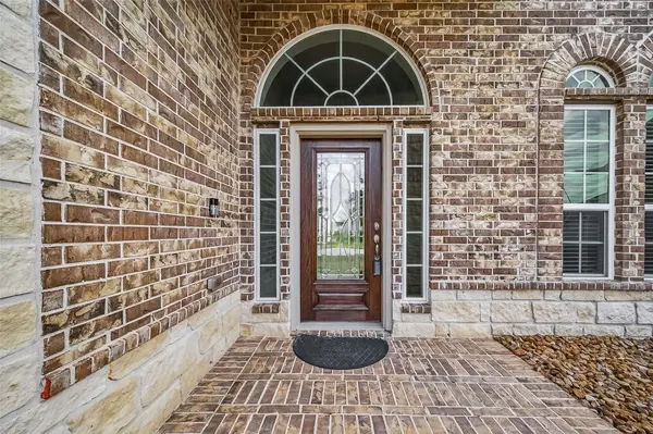 11602 Kings Point BLVD, Mont Belvieu, TX 77535