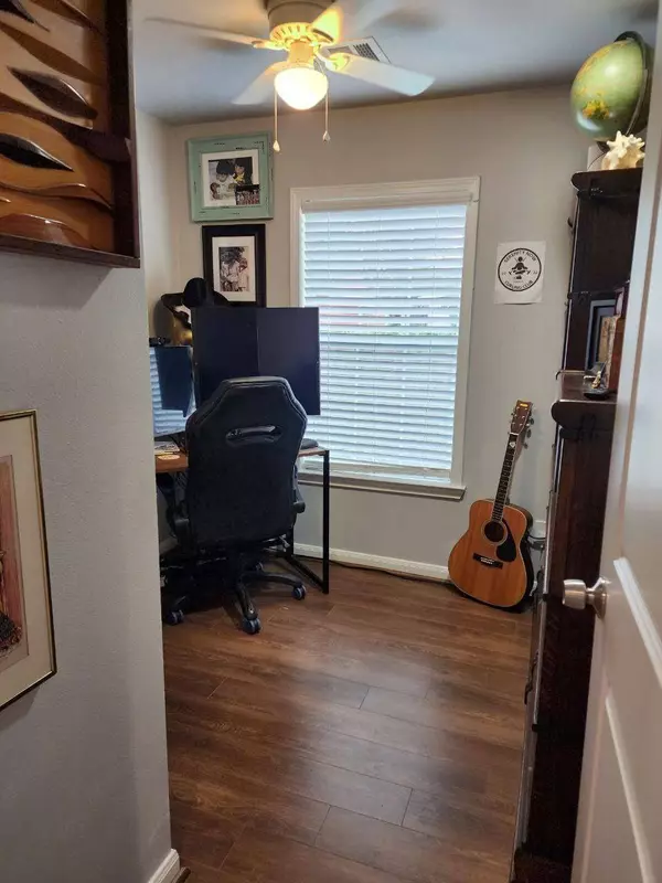 5516 Chapman ST, Houston, TX 77009