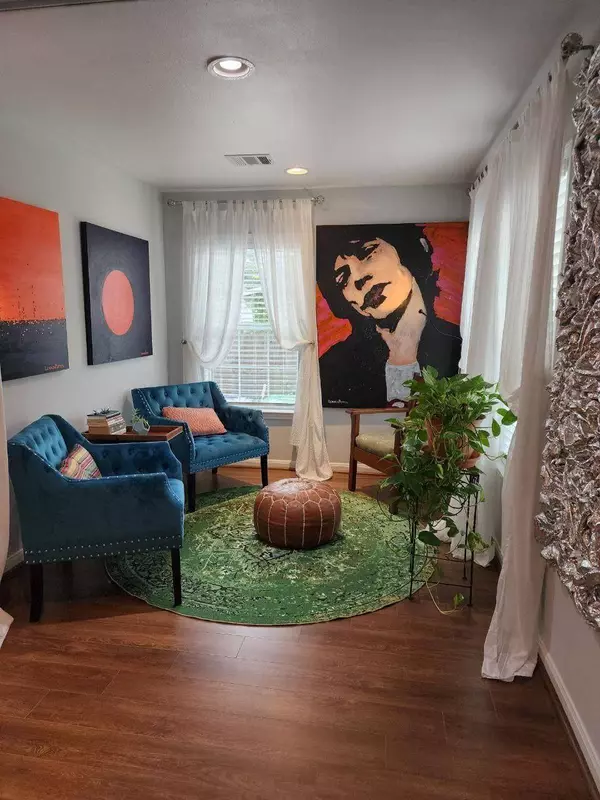 5516 Chapman ST, Houston, TX 77009