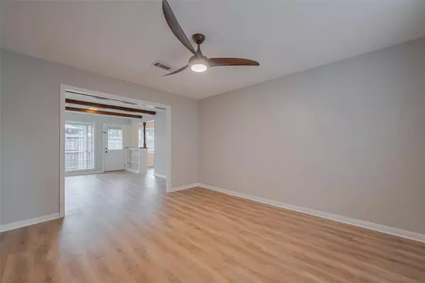 605 Sorrento Dr, El Lago, TX 77586