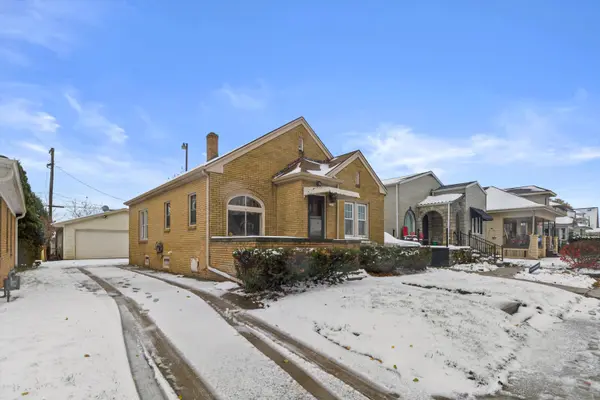 2325 Olive St, Racine, WI 53403-3017