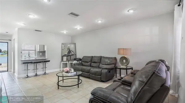 328 NW 103rd Ter  #328, Pembroke Pines, FL 33026