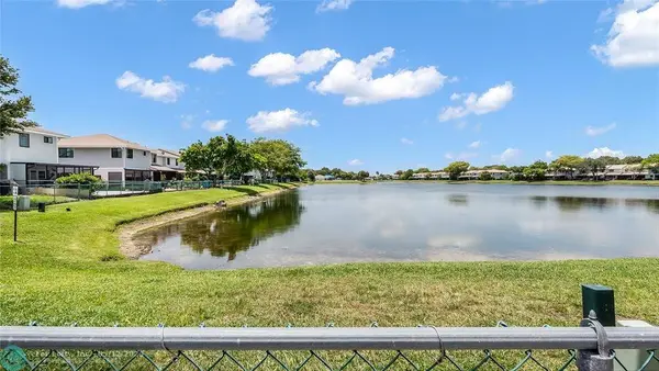 328 NW 103rd Ter  #328, Pembroke Pines, FL 33026