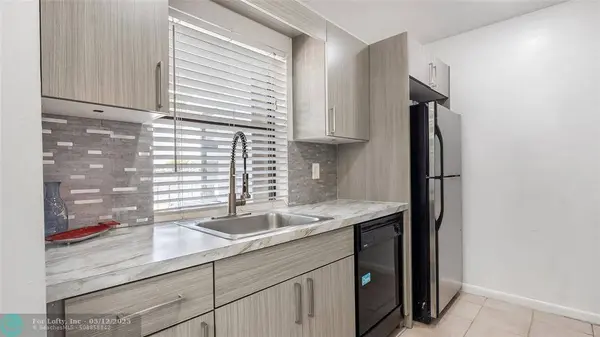 328 NW 103rd Ter  #328, Pembroke Pines, FL 33026