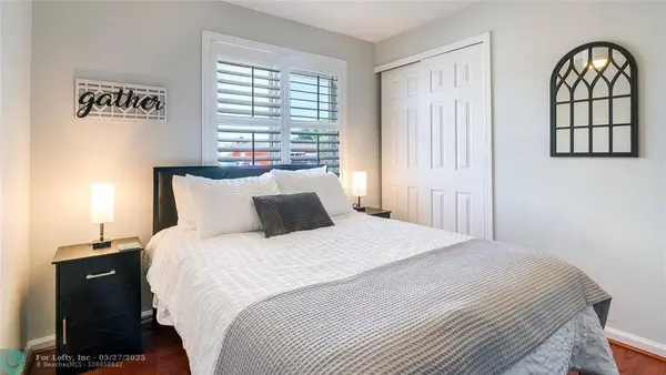 1433 SW 48th Ave, Fort Lauderdale, FL 33317