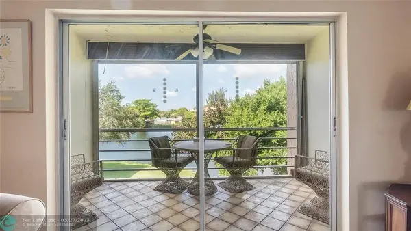 9750 Sunrise Lakes Blvd  #302, Sunrise, FL 33322