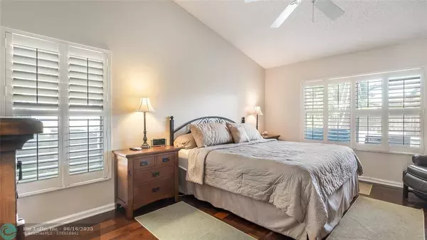 9770 SW 15th Dr, Plantation, FL 33324