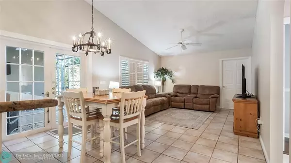 9770 SW 15th Dr, Plantation, FL 33324