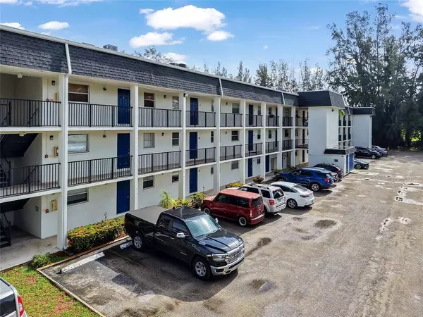 5100 SW 64th Ave #201A, Davie, FL 33314