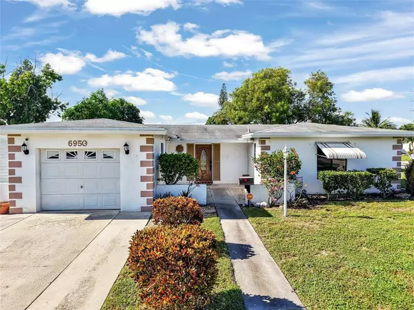 6950 SW 9th Pl, North Lauderdale, FL 33068