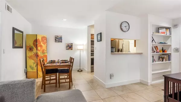 733 Riverside Dr #1216, Coral Springs, FL 33071