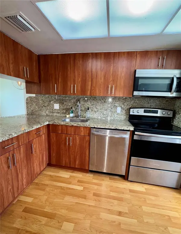 2762 W 60th St #53, Hialeah, FL 33016