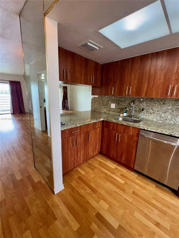 2762 W 60th St #53, Hialeah, FL 33016