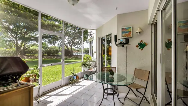 9204 NW 9th CT, Plantation, FL 33324