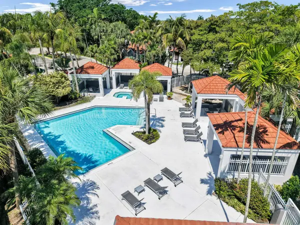 9204 NW 9th CT, Plantation, FL 33324