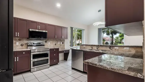 8754 NW 75th PL, Tamarac, FL 33321