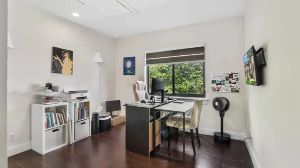 219 Wimbledon Lakes DR, Plantation, FL 33324