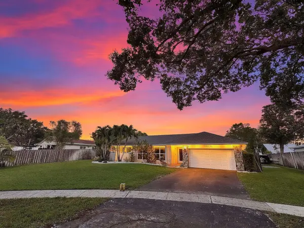 1870 SW 52ND TER