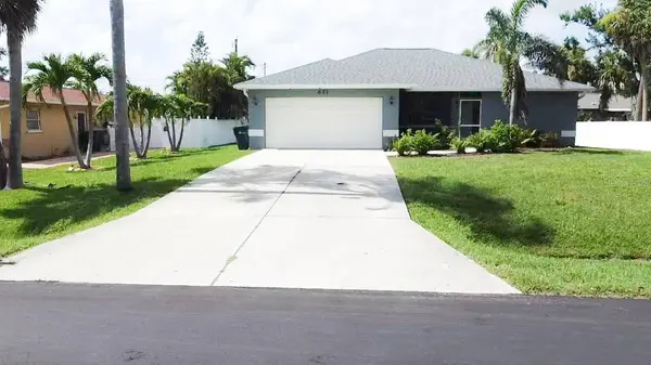 671 E BAFFIN DR, Venice, FL 34293