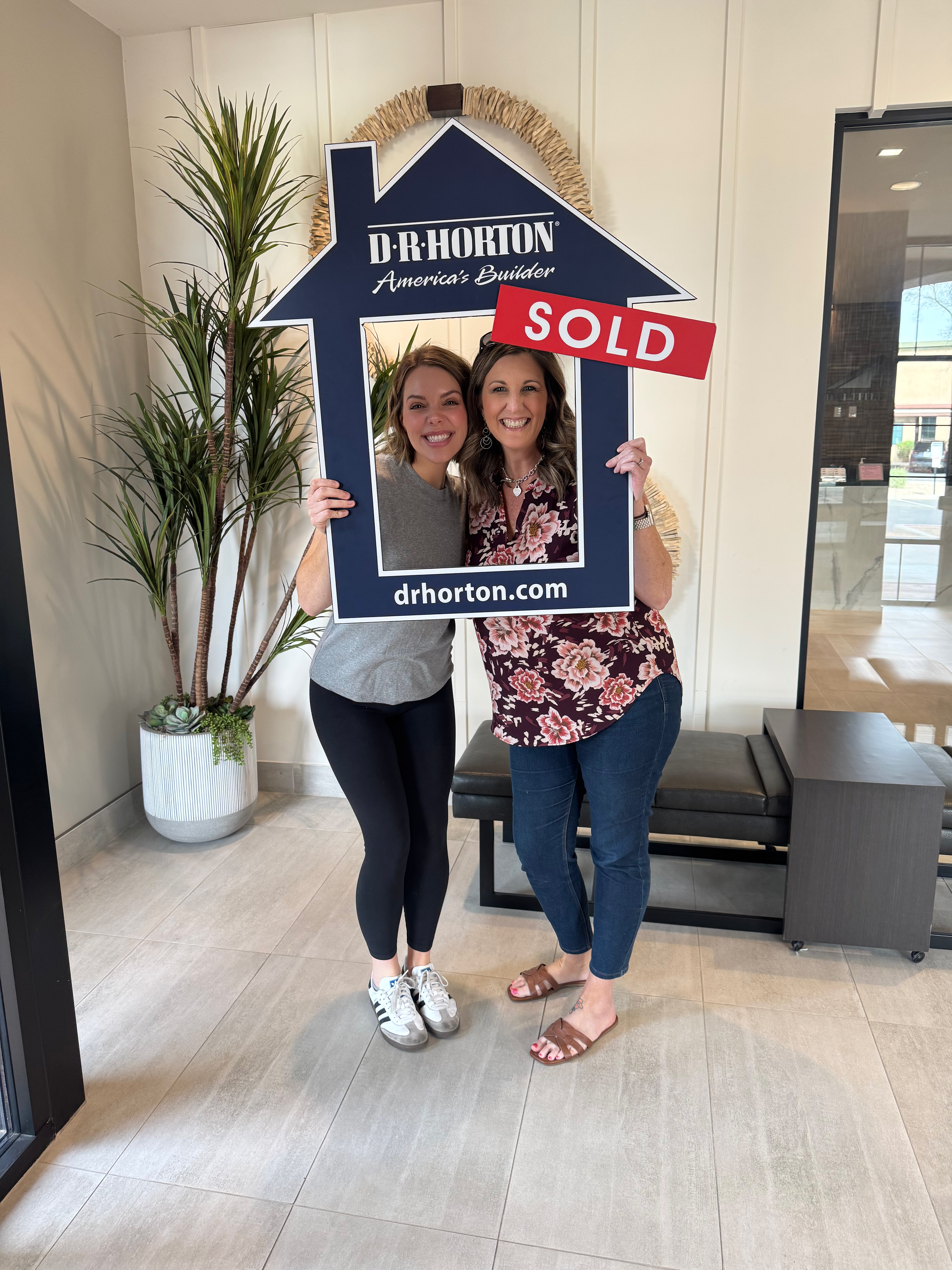 Mesa realtor Gale Culver celebrating closing with local homebuyers