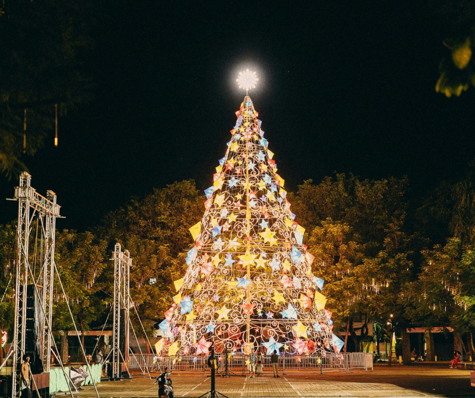Agritopia neighborhood in Gilbert decorated with Christmas lights