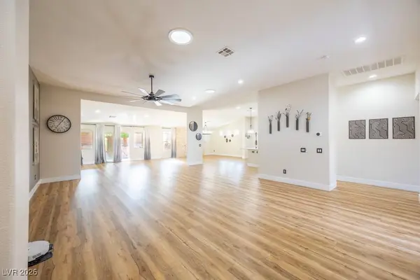 8217 Cabin Springs AVE, Las Vegas, NV 89131