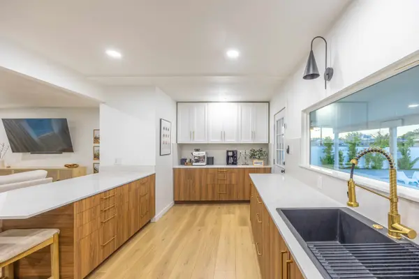 1419 E Oakey Blvd, Las Vegas, NV 89104-3161