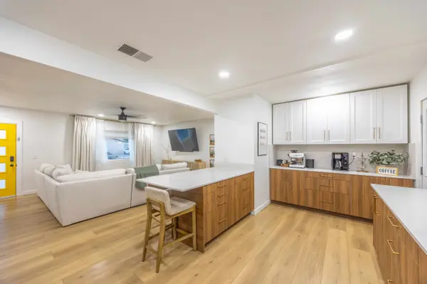 1419 E Oakey Blvd, Las Vegas, NV 89104-3161