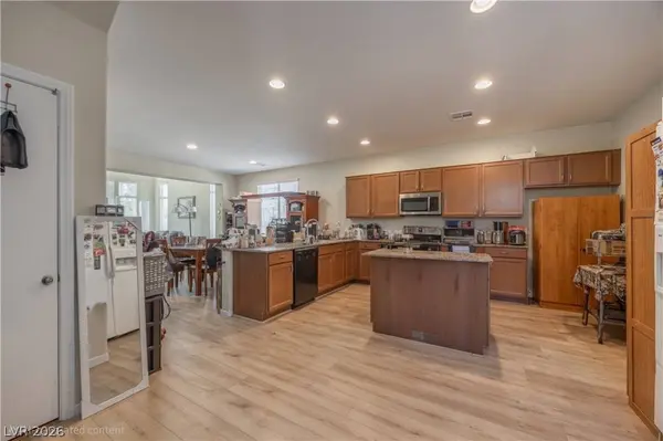 223 Heathrow Lake AVE, North Las Vegas, NV 89084