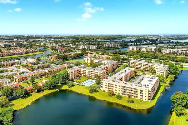 8897 Fontainebleau Blvd #307, Miami, FL 33172