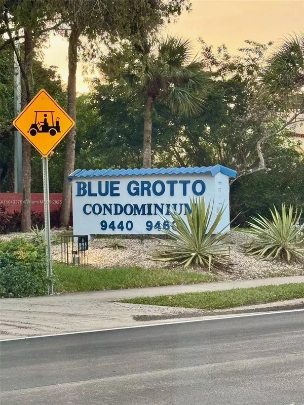 9460 E Fontainebleau Blvd #122, Miami, FL 33172