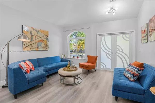 8041 NW 200th Ter, Hialeah, FL 33015