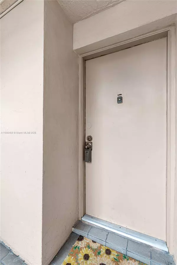 8895 Fontainebleau Blvd #107, Miami, FL 33172