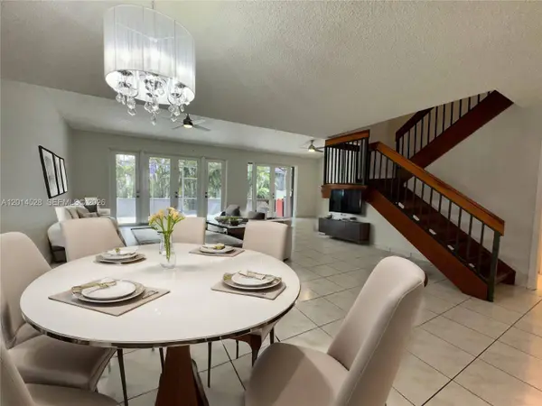 4745 NW 98th Pl, Doral, FL 33178