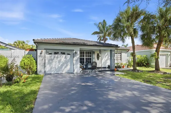 9011 NW 193rd Ter, Hialeah, FL 33018
