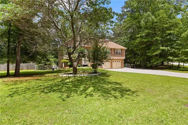 9283 Whaleys Lake LN, Jonesboro, GA 30238