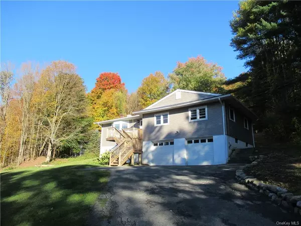 52 Obrien Hill Rd, Verbank, NY 12585-5007