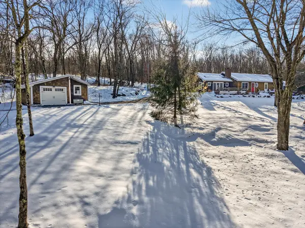 1125 Old Quaker Hill Rd, Pawling, NY 12564-1615