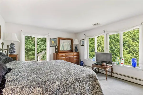 986 Cliff Ave, Yorktown Heights, NY 10598-6030