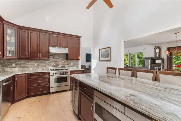 986 Cliff Ave, Yorktown Heights, NY 10598-6030