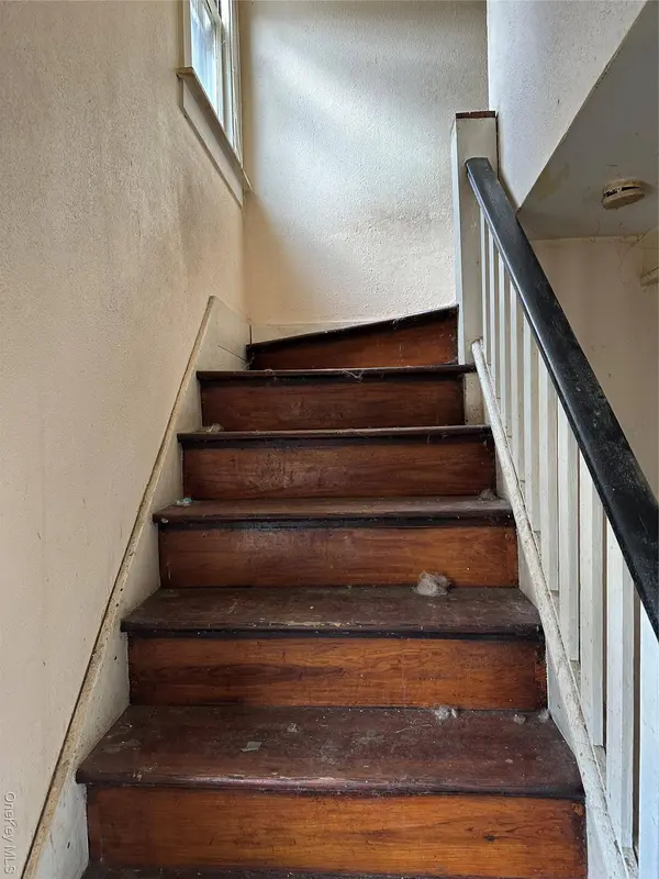 18 Francis ST, Port Jervis, NY 12771