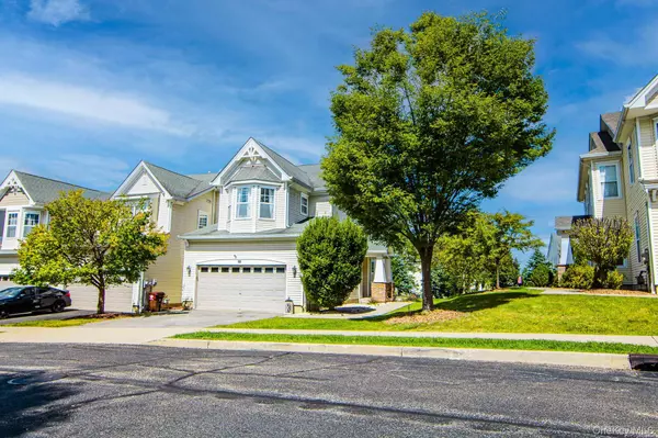 11 Cobblestone LN, Middletown, NY 10940