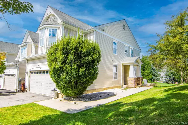 11 Cobblestone LN, Middletown, NY 10940